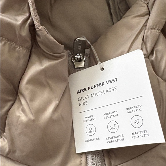 Athleta Aire Puffer Vest sz Medium - Picture 2 of 8